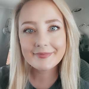 Meet your Posher, Adrienne